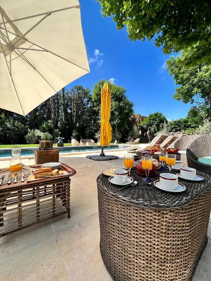 Villa Pauline Avignon Bed & Breakfast