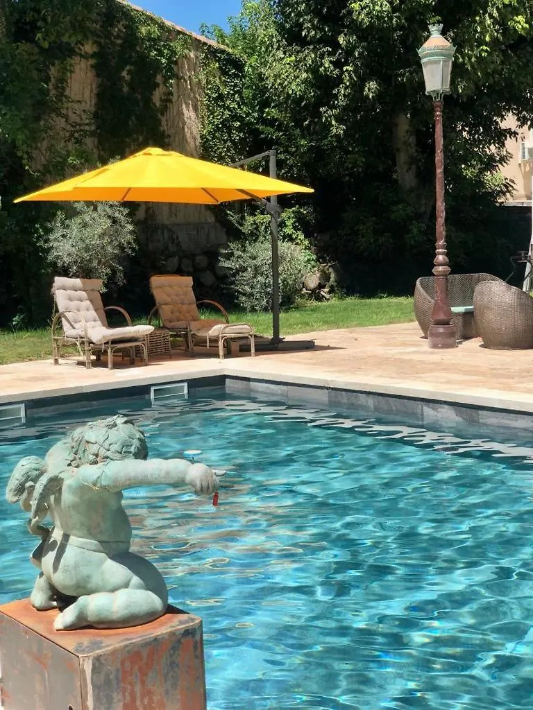 Villa Pauline Avignon Bed & Breakfast